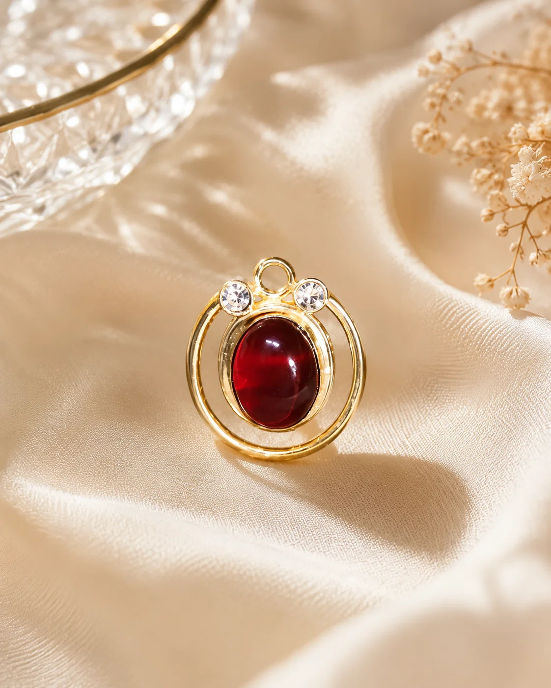 crimson-halo-luxe-antitarnish-brass-pendant